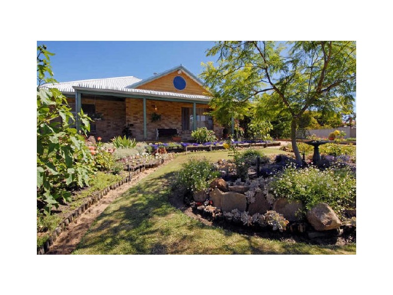64 Lake Street, Rockingham WA 6168