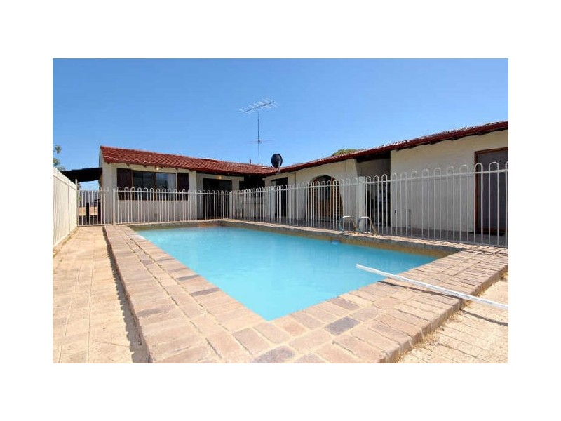 16 Bates Way, Warnbro WA 6169