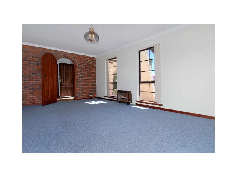 16 Bates Way, Warnbro WA 6169
