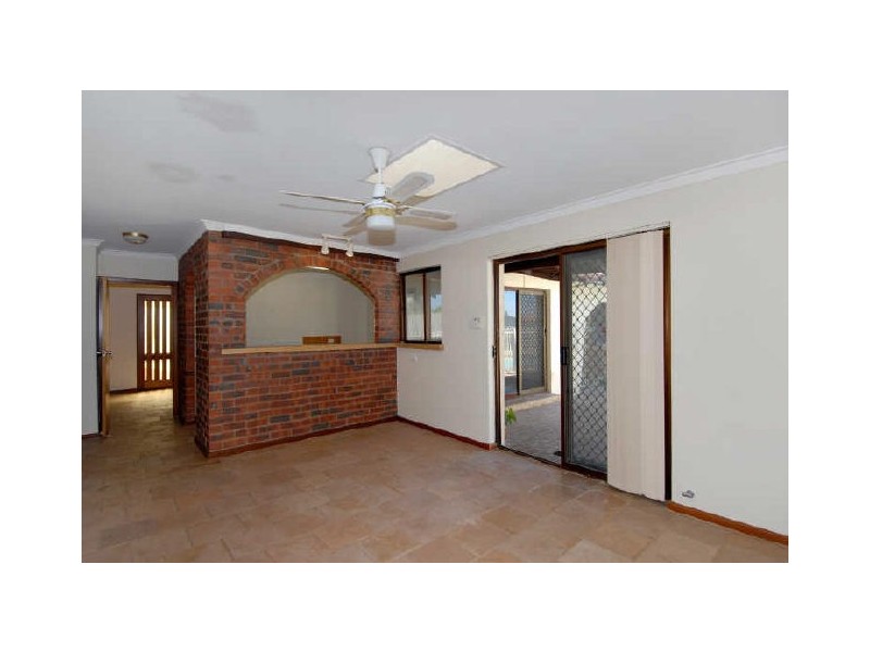 16 Bates Way, Warnbro WA 6169