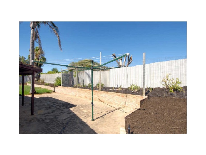 16 Bates Way, Warnbro WA 6169