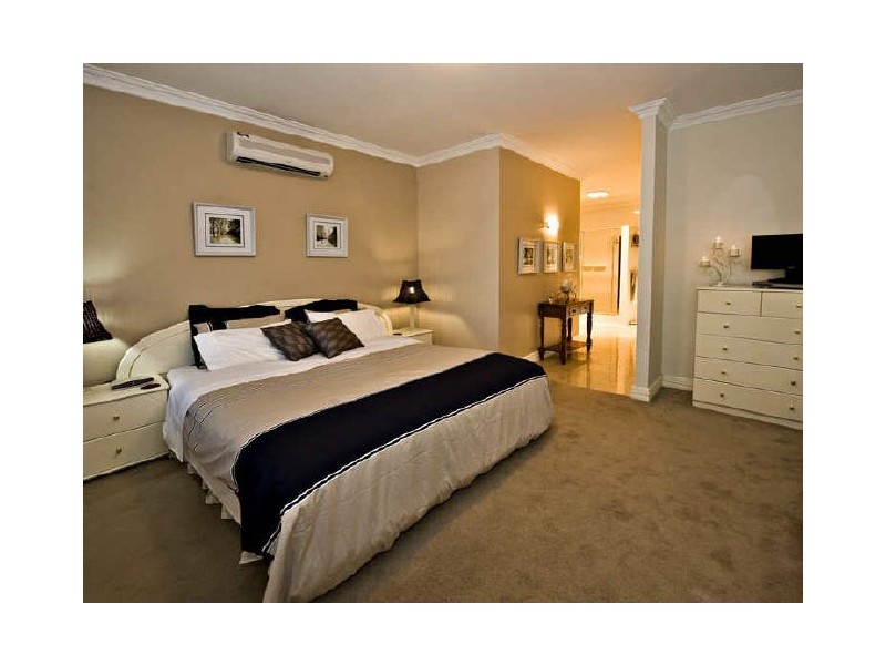 2 Knutsford Crescent, Port Kennedy WA 6172