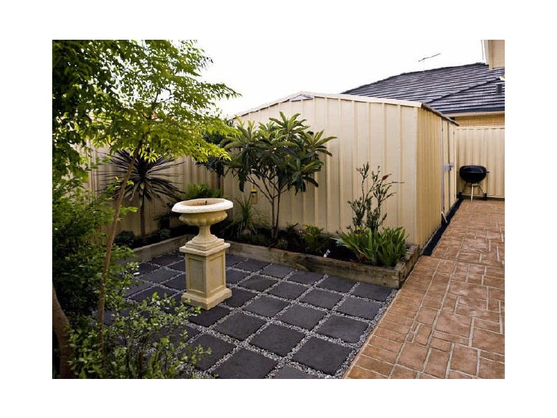 2 Knutsford Crescent, Port Kennedy WA 6172