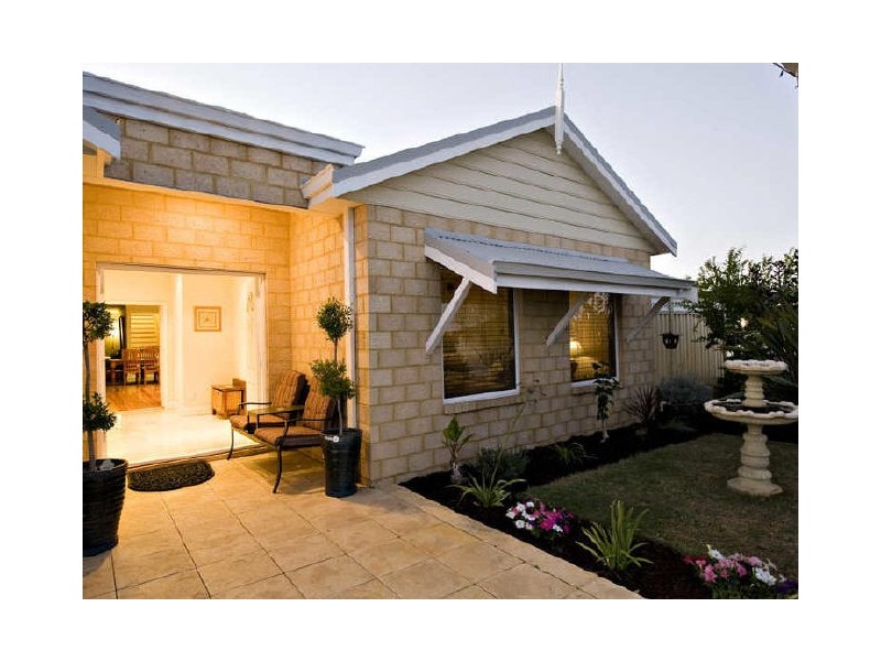 2 Knutsford Crescent, Port Kennedy WA 6172