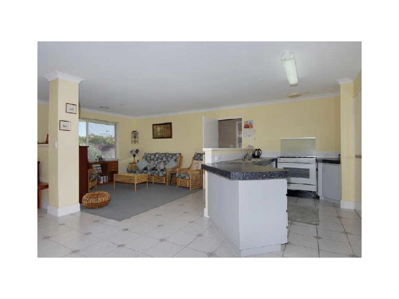 14 Inverness Court, Cooloongup WA 6168