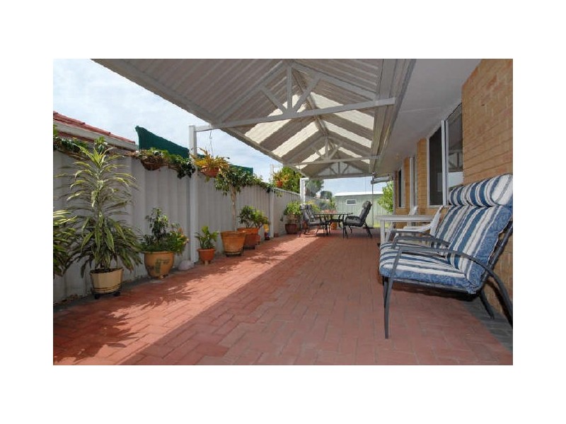 14 Inverness Court, Cooloongup WA 6168