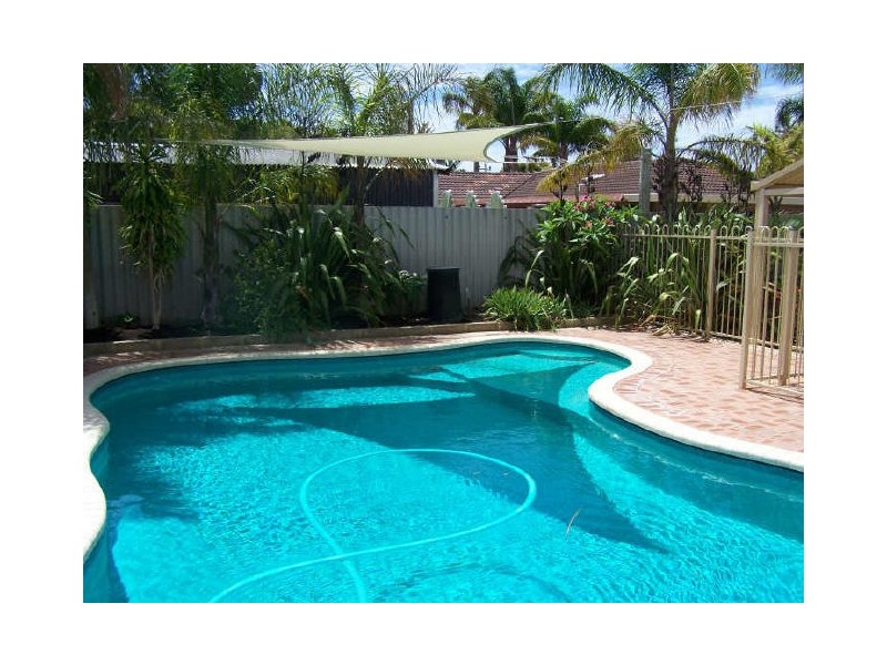 9 Fairmile Street, Warnbro WA 6169