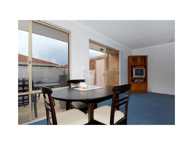 9/98 Simpson Ave, Rockingham WA 6168