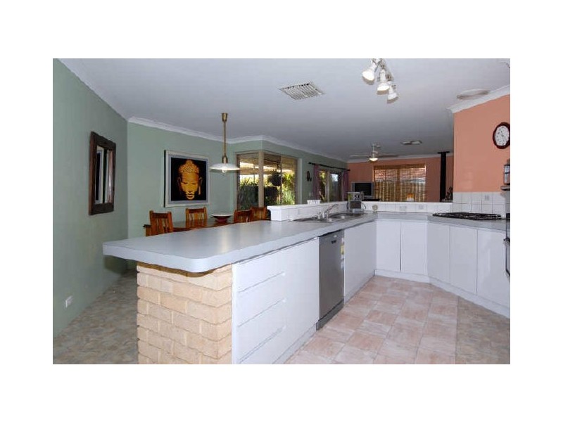 7 Noumea Place, Waikiki WA 6169