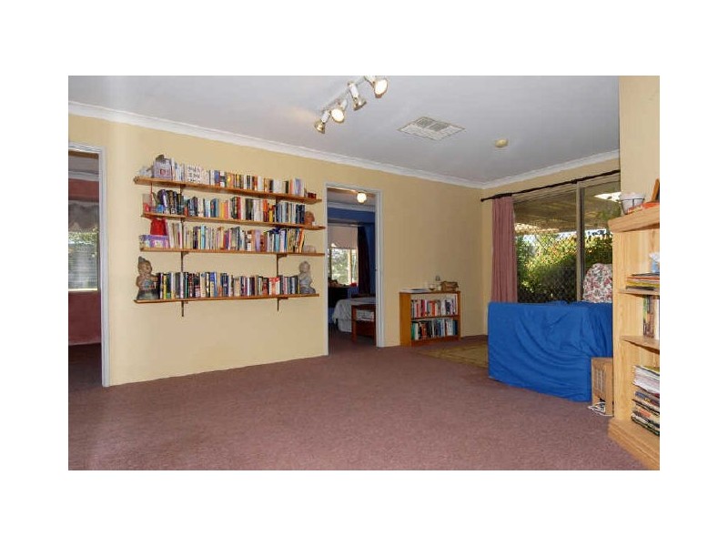 7 Noumea Place, Waikiki WA 6169