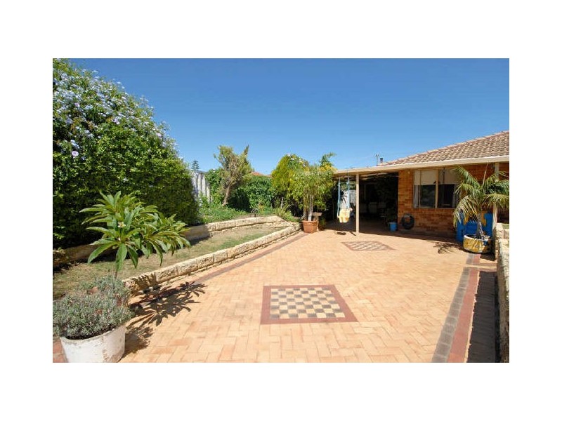 7 Noumea Place, Waikiki WA 6169