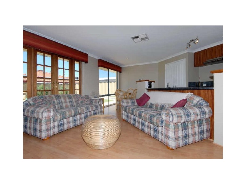 17 Riviera Vista, Port Kennedy WA 6172