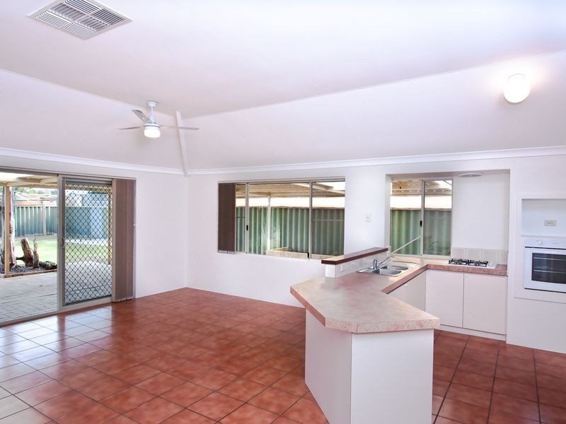2 Mackerel Close, Warnbro WA 6169