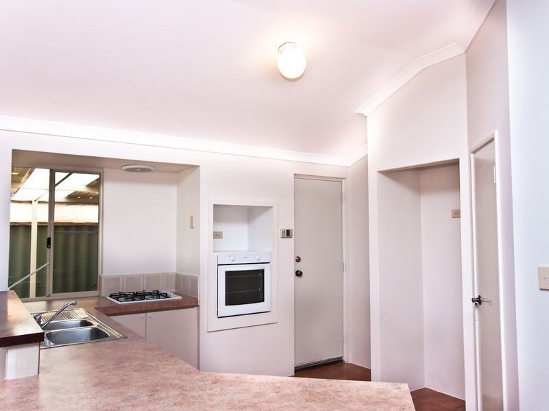 2 Mackerel Close, Warnbro WA 6169