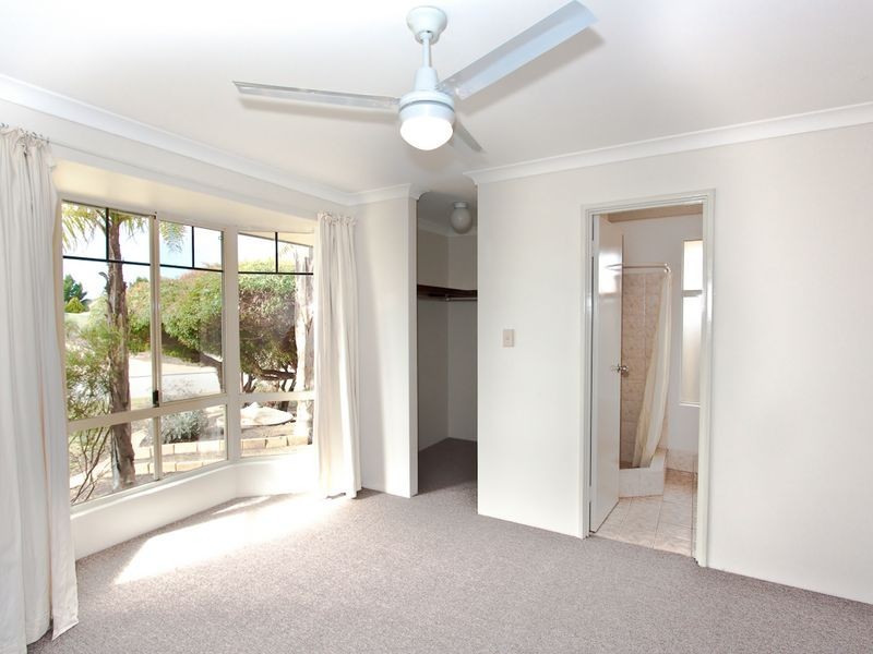 2 Mackerel Close, Warnbro WA 6169