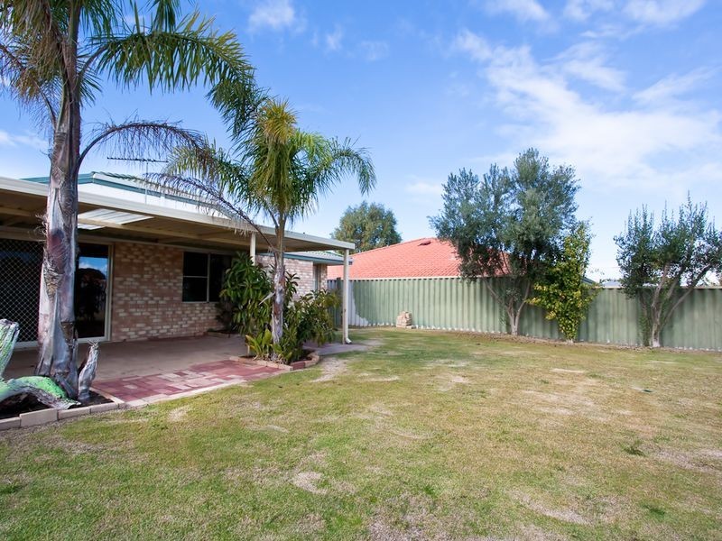 2 Mackerel Close, Warnbro WA 6169