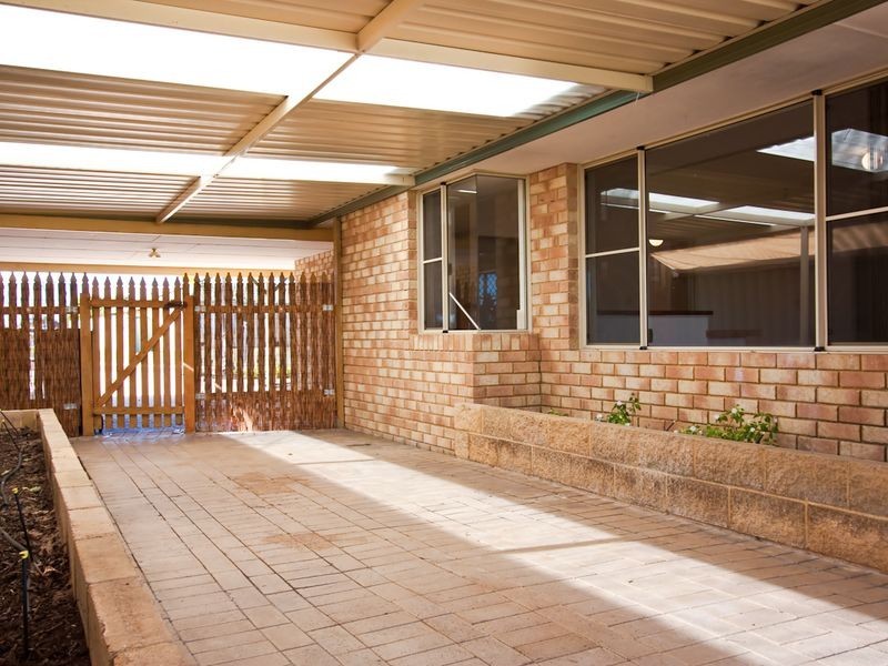 2 Mackerel Close, Warnbro WA 6169