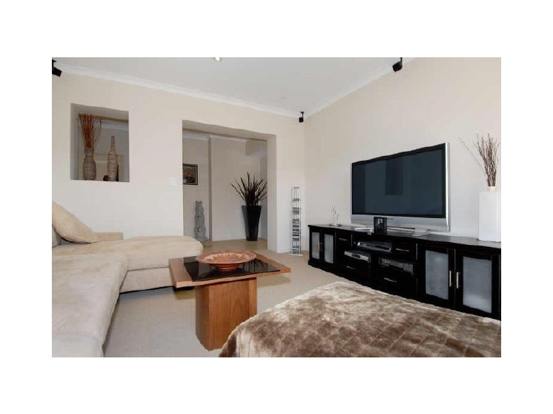 10 Olympic Place, Rockingham WA 6168