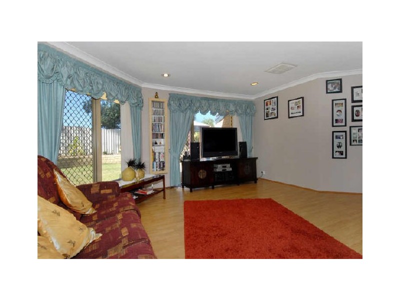 1/18A Vaux Street, Rockingham WA 6168