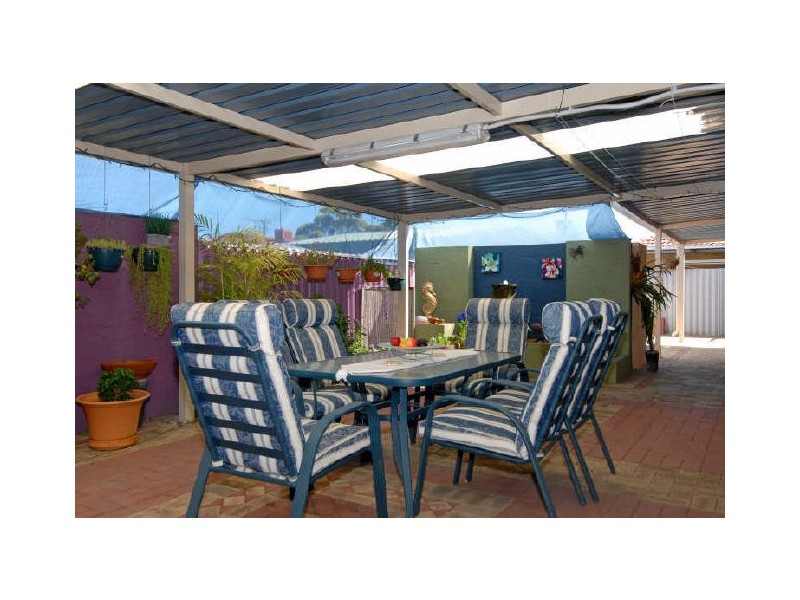 1/18A Vaux Street, Rockingham WA 6168