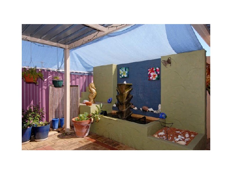 1/18A Vaux Street, Rockingham WA 6168