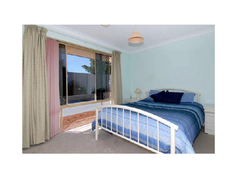 2/18a Vaux Street, Rockingham WA 6168