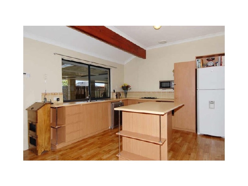 17 Pamplona Boulevard, Port Kennedy WA 6172