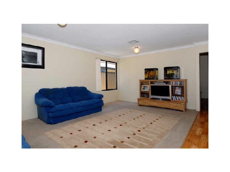 17 Pamplona Boulevard, Port Kennedy WA 6172