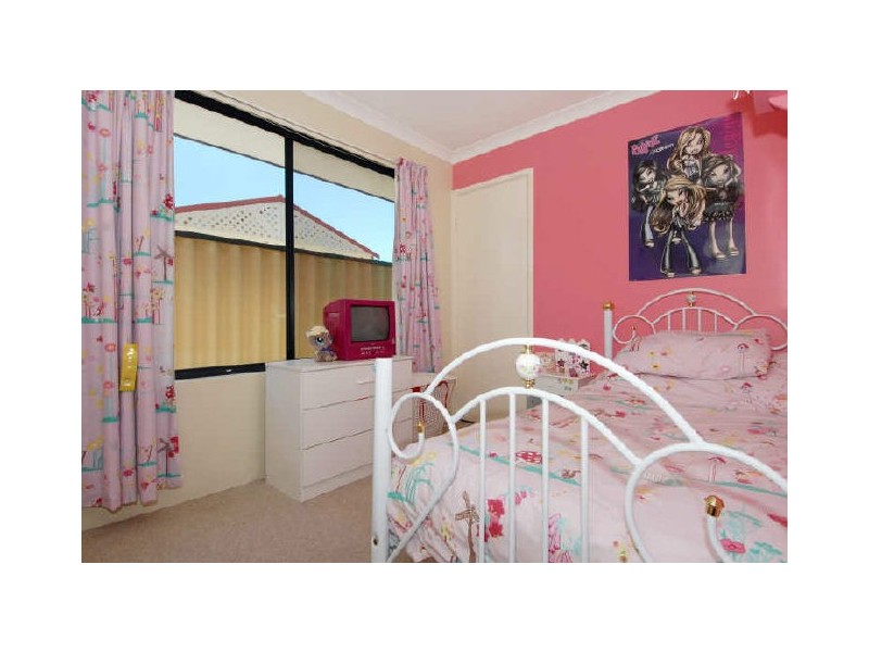 17 Pamplona Boulevard, Port Kennedy WA 6172
