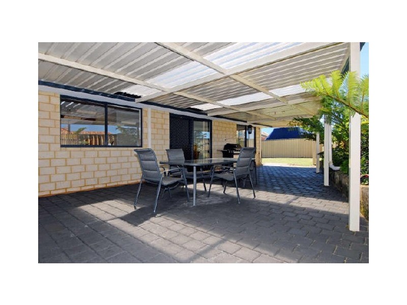 17 Pamplona Boulevard, Port Kennedy WA 6172