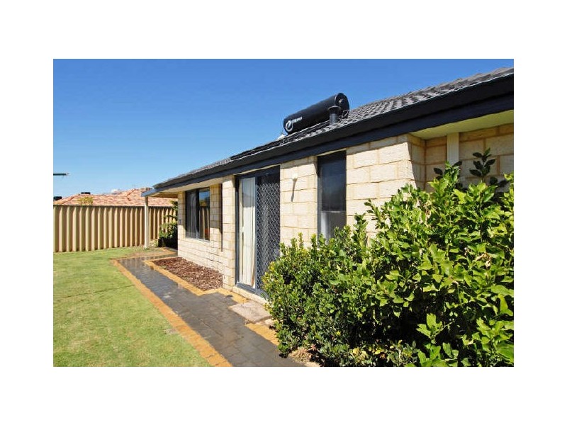 17 Pamplona Boulevard, Port Kennedy WA 6172