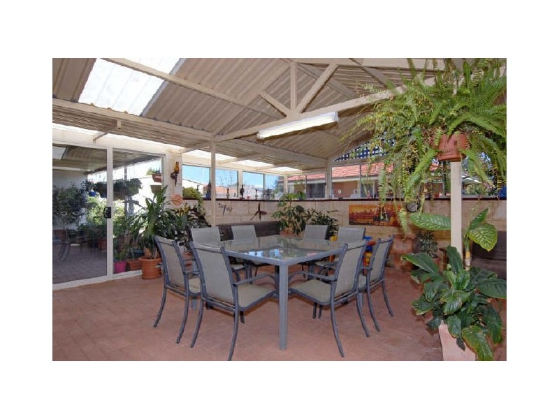 3 Montego Close, Safety Bay WA 6169