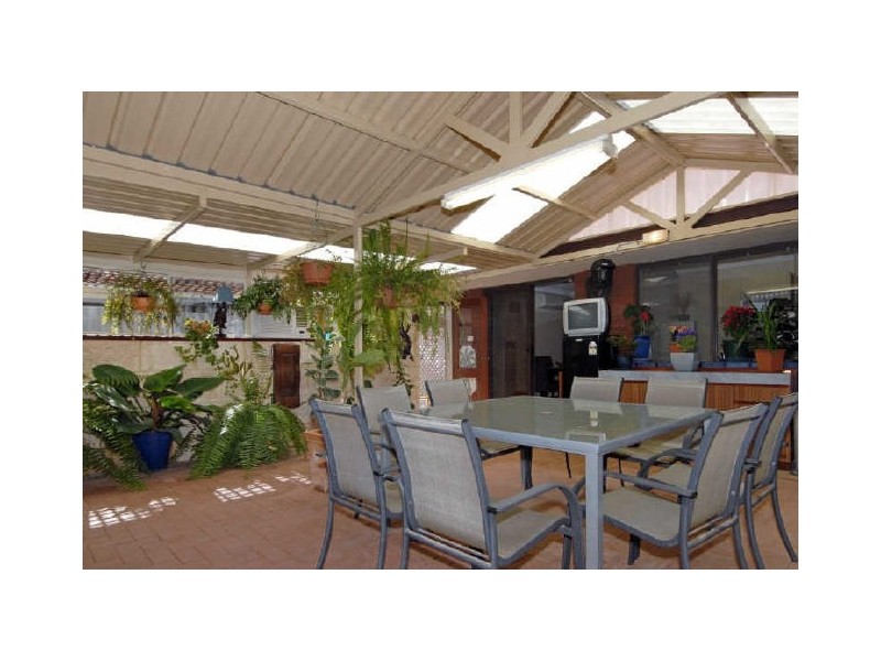 3 Montego Close, Safety Bay WA 6169