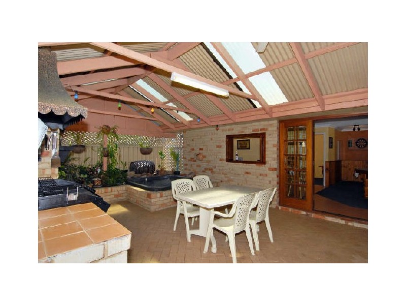 120 Woodbridge Drive, Cooloongup WA 6168