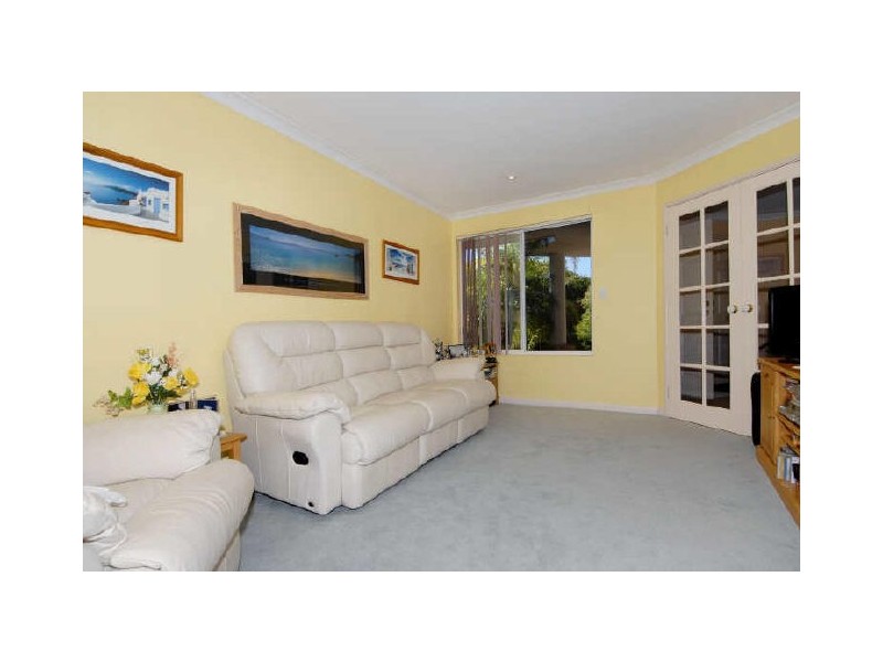 6 Triton Av, Waikiki WA 6169