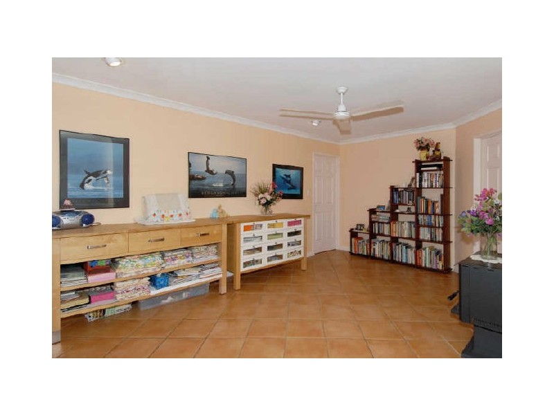 6 Triton Av, Waikiki WA 6169