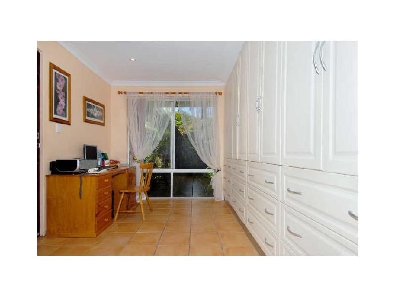 6 Triton Av, Waikiki WA 6169