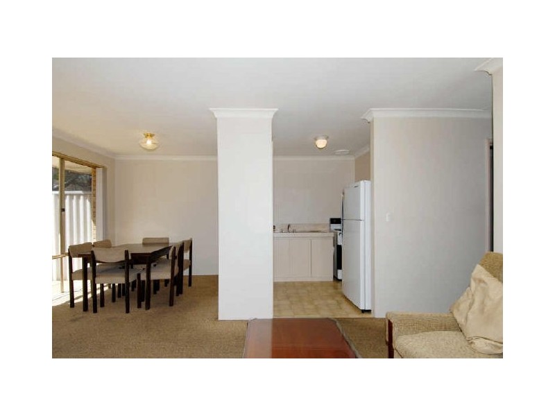 8/96 Simpson Ave, Rockingham WA 6168