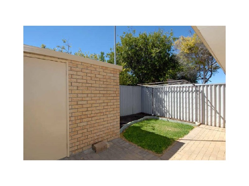 8/96 Simpson Ave, Rockingham WA 6168