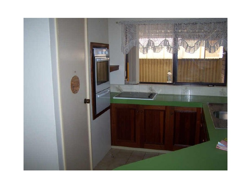 27 Malibu Road, Safety Bay WA 6169