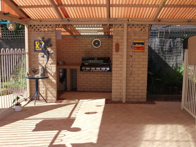 77 Council Avenue, Rockingham WA 6168