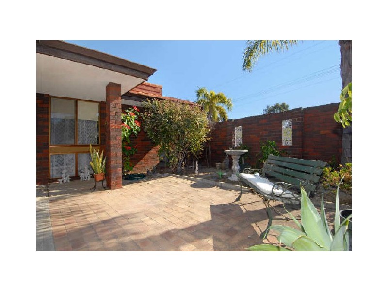 4 Merlin Street, Rockingham WA 6168