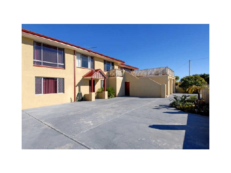 13 Wavelea Street, Safety Bay WA 6169