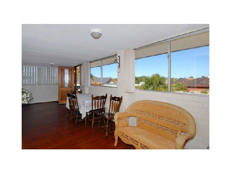 13 Wavelea Street, Safety Bay WA 6169