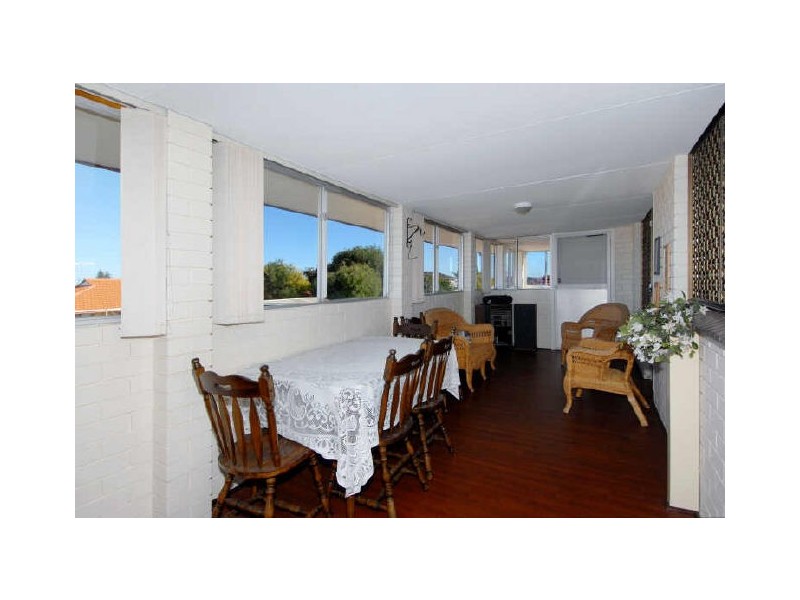 13 Wavelea Street, Safety Bay WA 6169