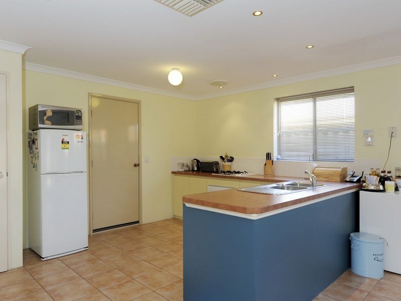 24 Bopeechee Way, Port Kennedy WA 6172