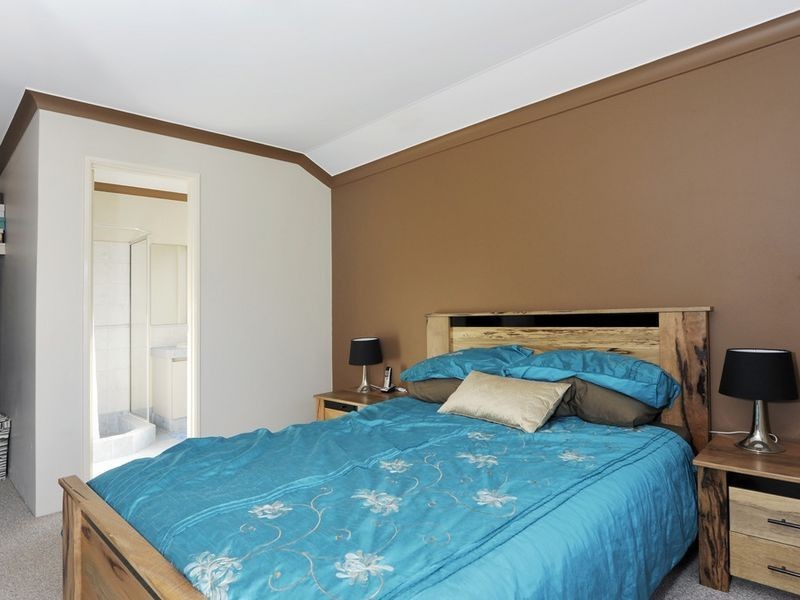 24 Bopeechee Way, Port Kennedy WA 6172