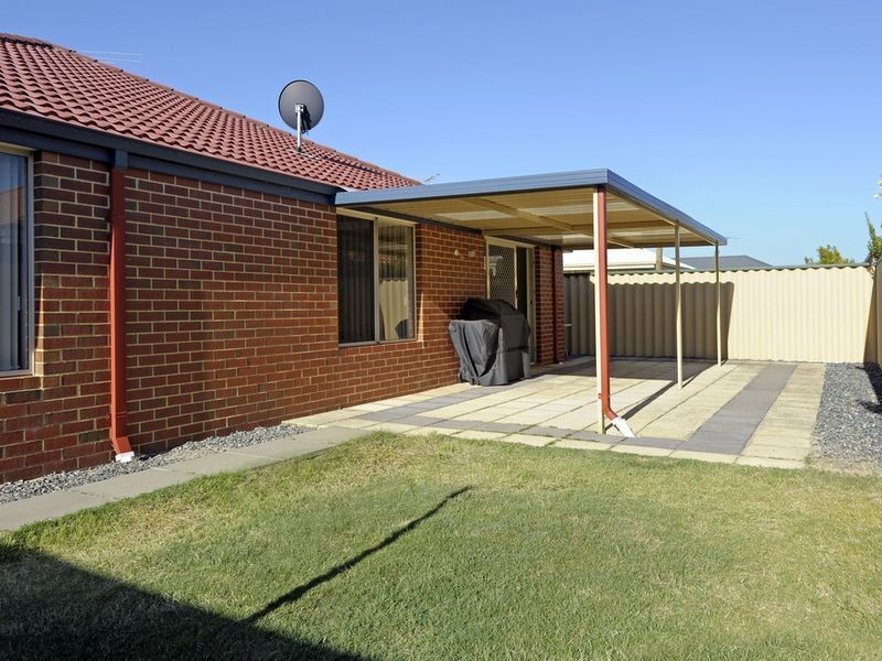 24 Bopeechee Way, Port Kennedy WA 6172