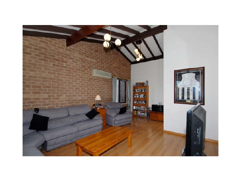 8 Cutter Road, Waikiki WA 6169