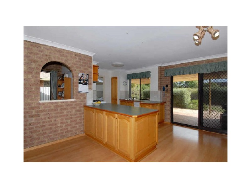 8 Cutter Road, Waikiki WA 6169